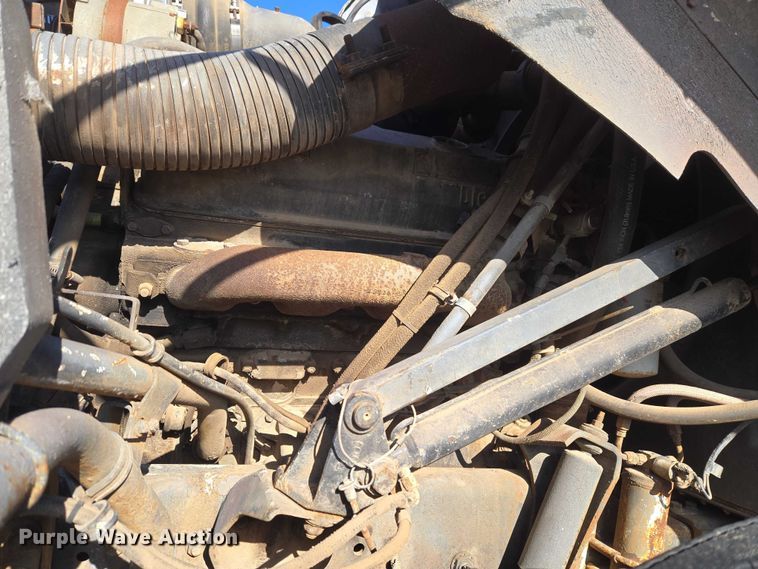 image for item ET1157 1978 White Motor Corporation Road Commander 2 truck cab and chassis