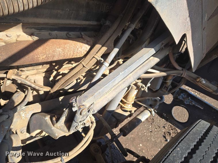 image for item ET1157 1978 White Motor Corporation Road Commander 2 truck cab and chassis