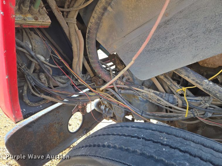 image for item ET1157 1978 White Motor Corporation Road Commander 2 truck cab and chassis