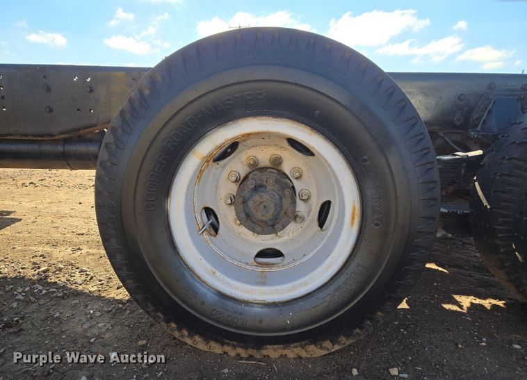 image for item ET1157 1978 White Motor Corporation Road Commander 2 truck cab and chassis