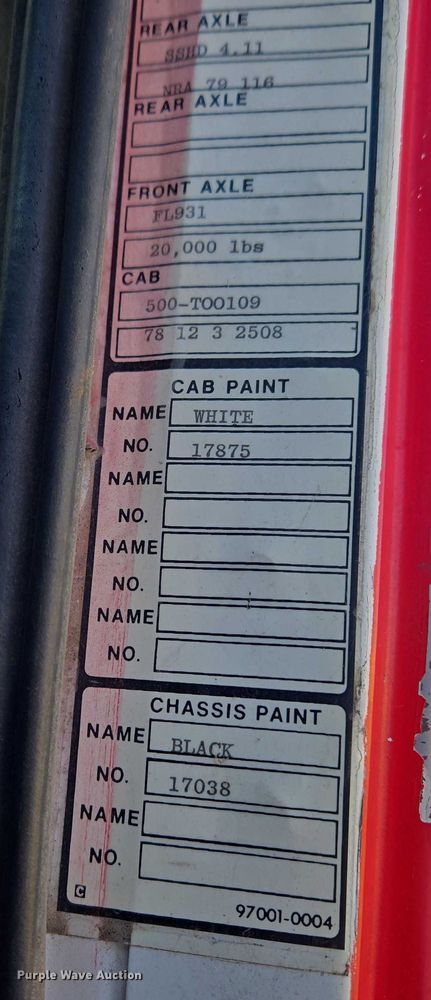 image for item ET1157 1978 White Motor Corporation Road Commander 2 truck cab and chassis