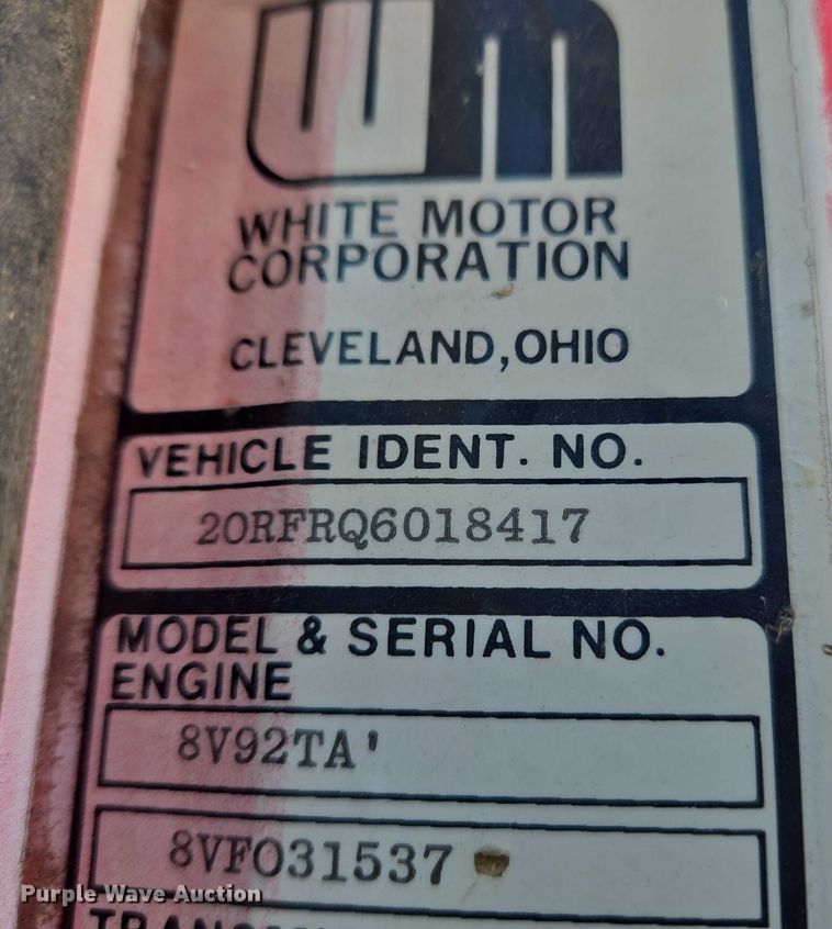 image for item ET1157 1978 White Motor Corporation Road Commander 2 truck cab and chassis