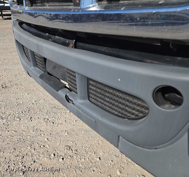 image for item ET1171 2017 Freightliner Cascadia semi truck