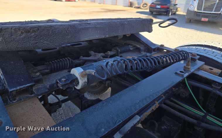 image for item ET1171 2017 Freightliner Cascadia semi truck