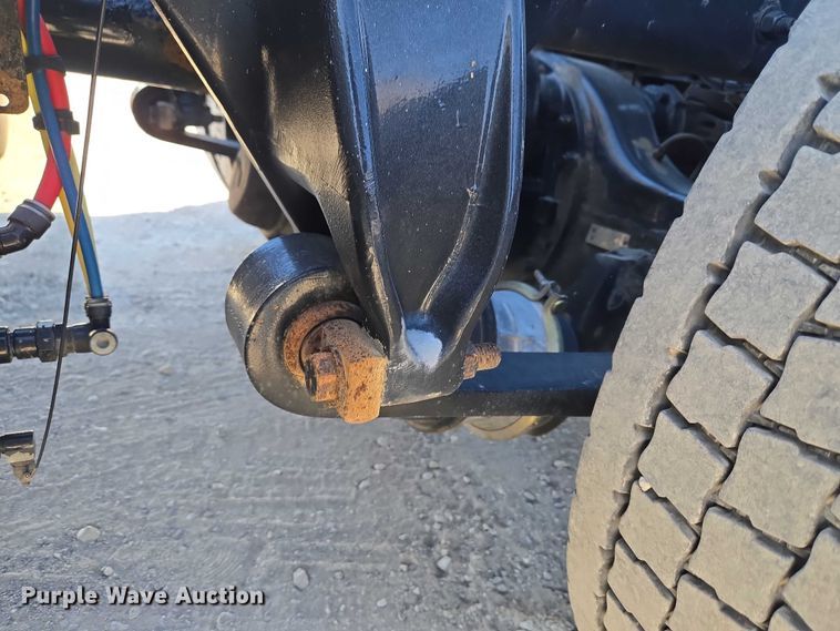 image for item ET1171 2017 Freightliner Cascadia semi truck