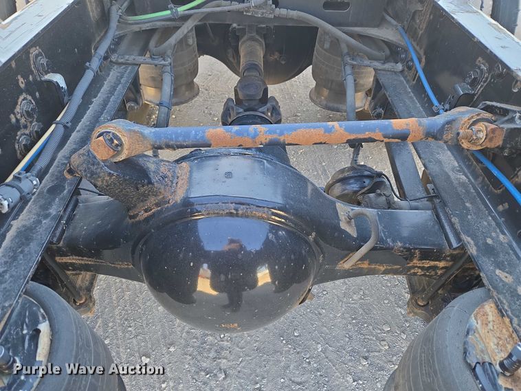 image for item ET1171 2017 Freightliner Cascadia semi truck