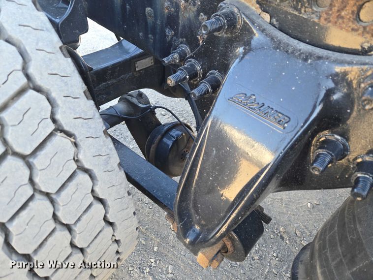 image for item ET1171 2017 Freightliner Cascadia semi truck