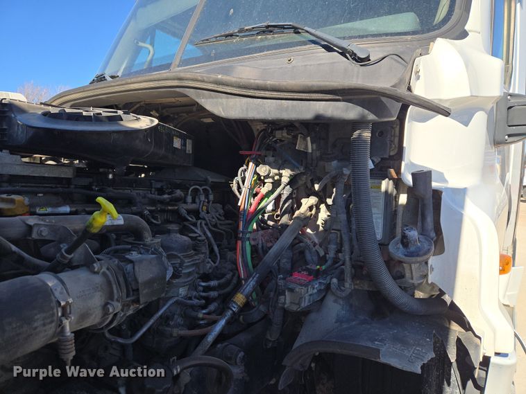 image for item ET1171 2017 Freightliner Cascadia semi truck