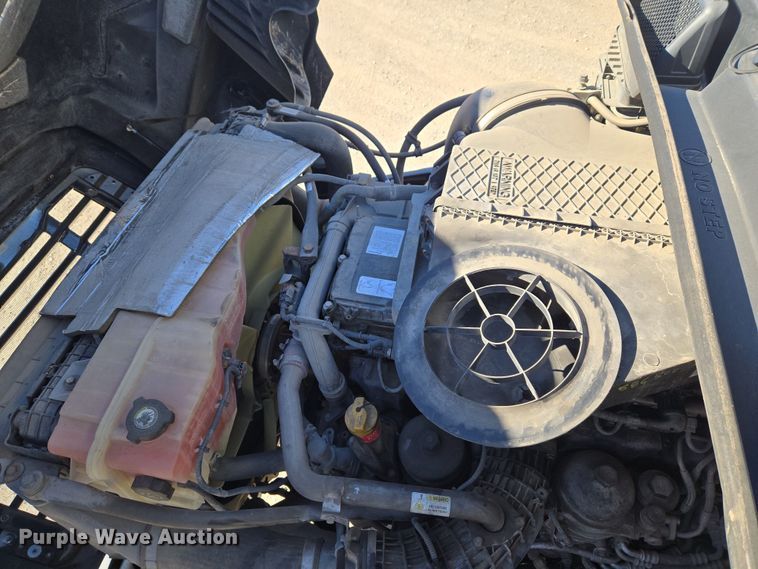 image for item ET1171 2017 Freightliner Cascadia semi truck