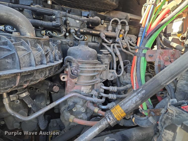 image for item ET1171 2017 Freightliner Cascadia semi truck