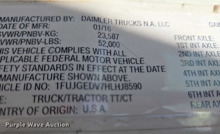 image for item ET1171 2017 Freightliner Cascadia semi truck