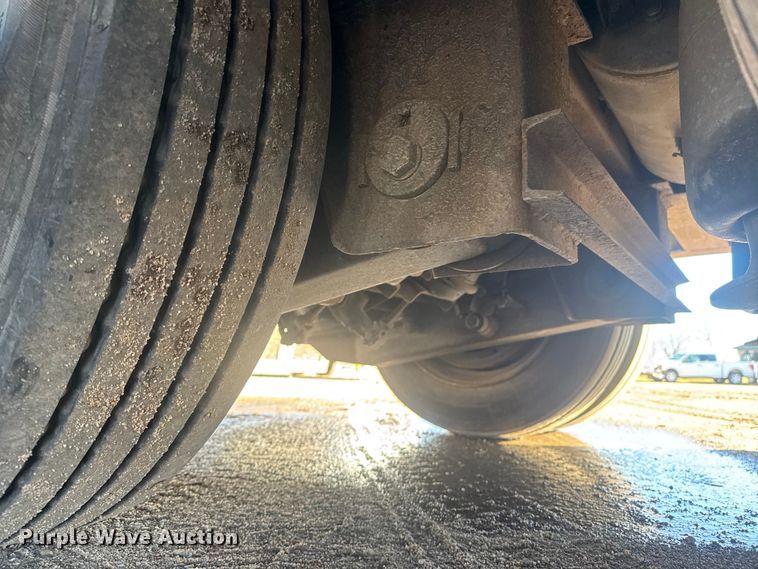 image for item ET4327 2007 Trail-Eze TE70HT48 drop deck hydraulic tail equipment trailer