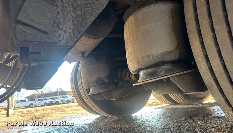 image for item ET4327 2007 Trail-Eze TE70HT48 drop deck hydraulic tail equipment trailer