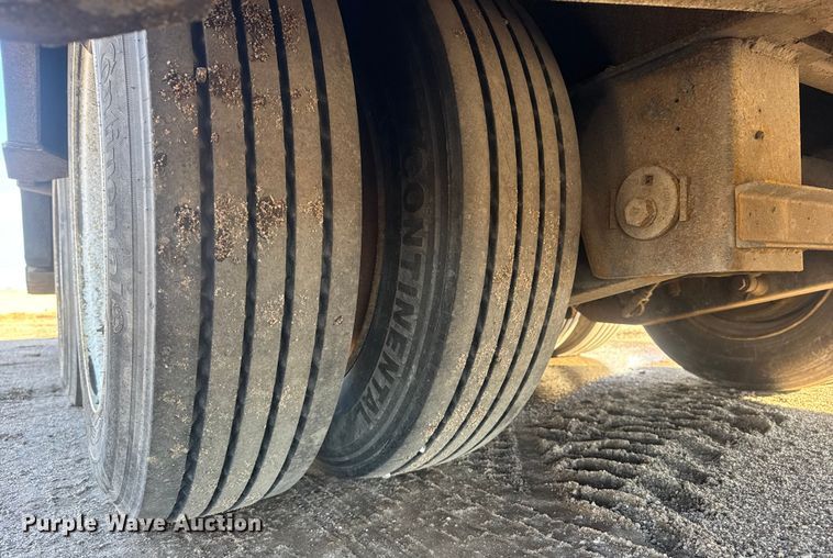 image for item ET4327 2007 Trail-Eze TE70HT48 drop deck hydraulic tail equipment trailer