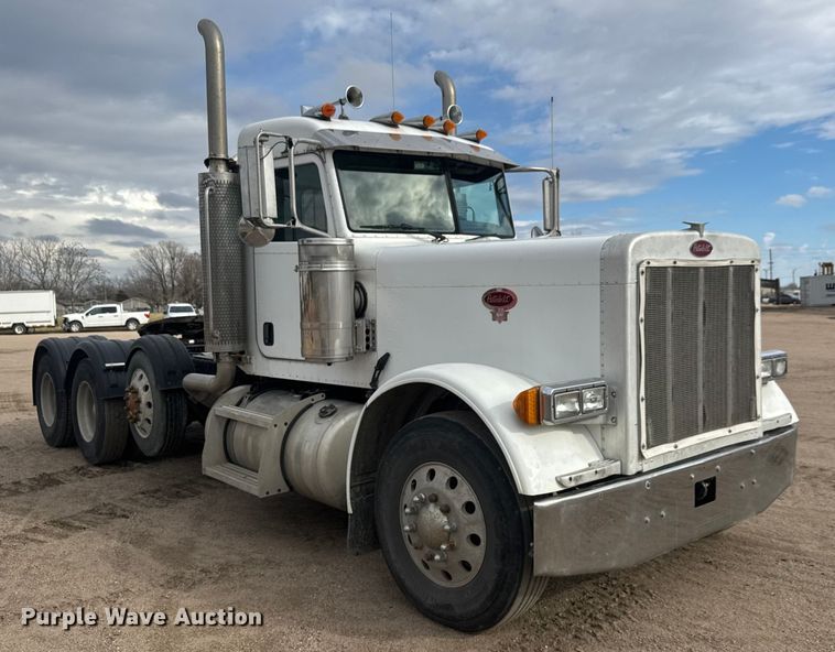 image for item ET4329 2006 Peterbilt 379 semi truck