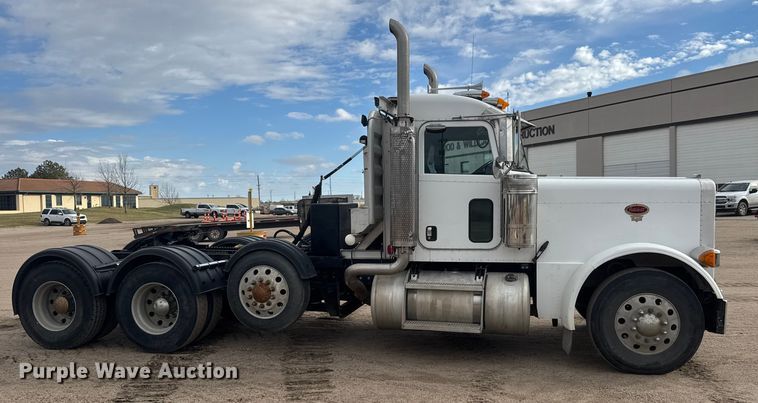 image for item ET4329 2006 Peterbilt 379 semi truck