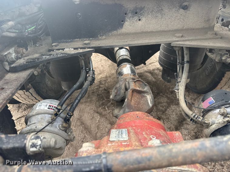 image for item ET4329 2006 Peterbilt 379 semi truck