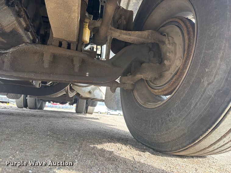 image for item ET4329 2006 Peterbilt 379 semi truck