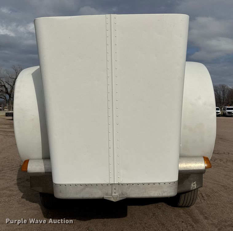 image for item ET4329 2006 Peterbilt 379 semi truck