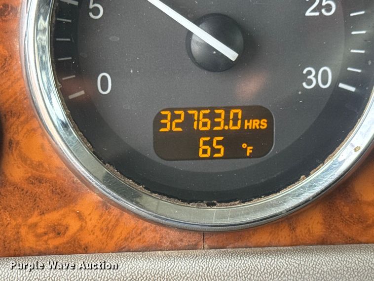 image for item ET4329 2006 Peterbilt 379 semi truck