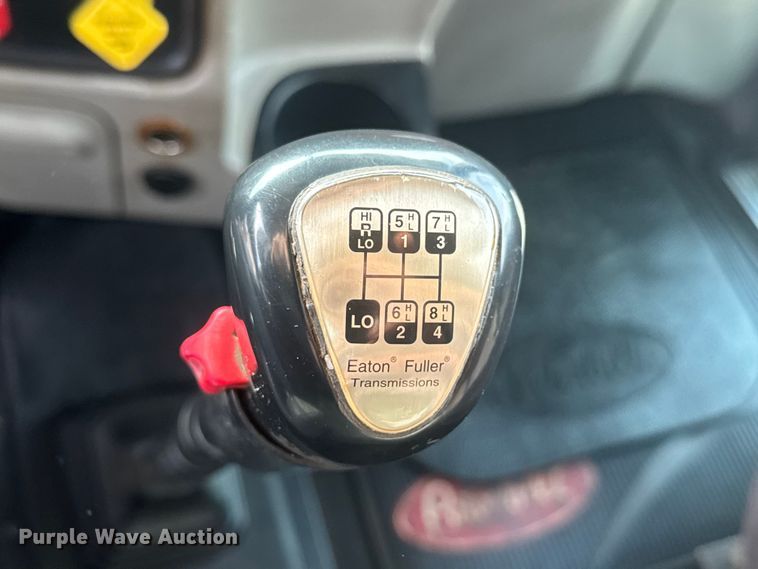 image for item ET4329 2006 Peterbilt 379 semi truck