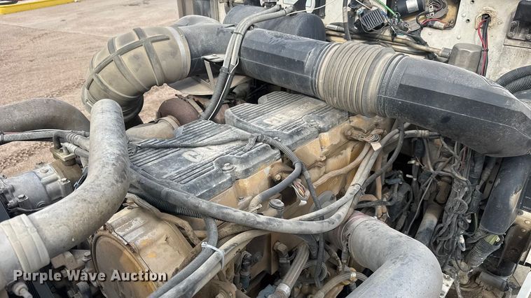 image for item ET4329 2006 Peterbilt 379 semi truck