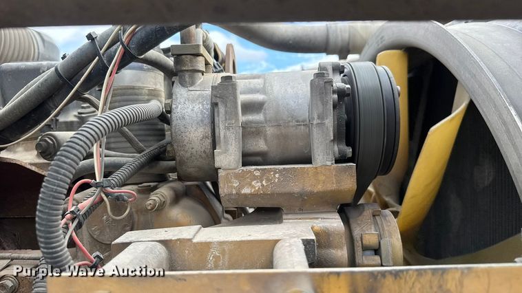 image for item ET4329 2006 Peterbilt 379 semi truck