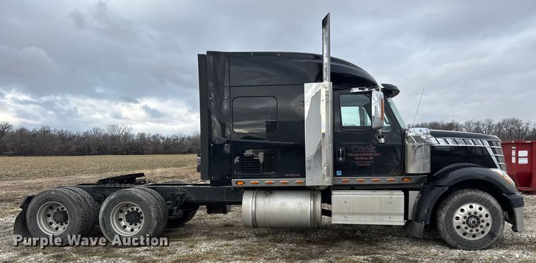 image for item ET4367 2015 International LoneStar semi truck