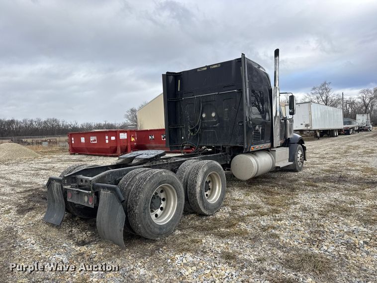 image for item ET4367 2015 International LoneStar semi truck