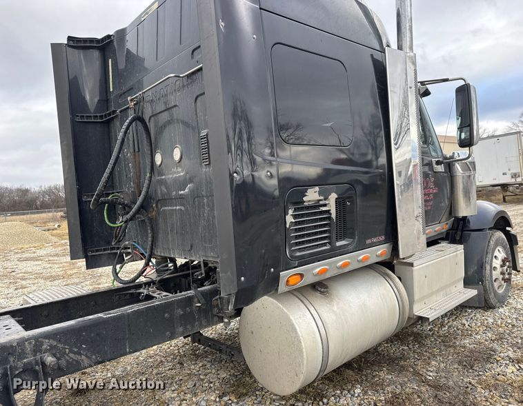 image for item ET4367 2015 International LoneStar semi truck