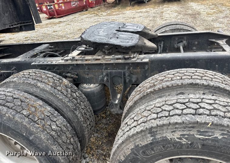 image for item ET4367 2015 International LoneStar semi truck