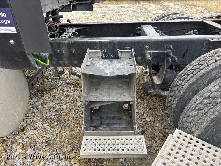 image for item ET4367 2015 International LoneStar semi truck