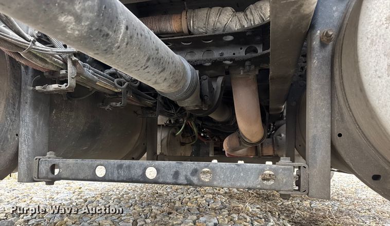 image for item ET4367 2015 International LoneStar semi truck