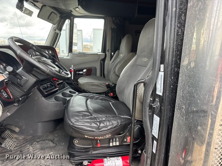 image for item ET4367 2015 International LoneStar semi truck