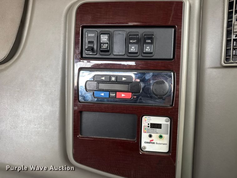 image for item ET4367 2015 International LoneStar semi truck