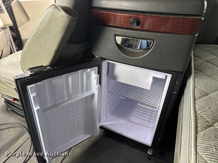 image for item ET4367 2015 International LoneStar semi truck