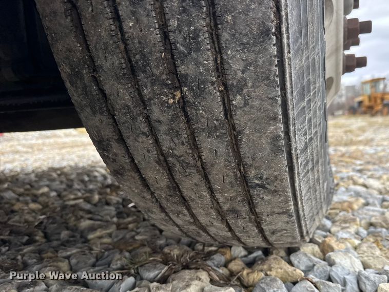 image for item ET4367 2015 International LoneStar semi truck