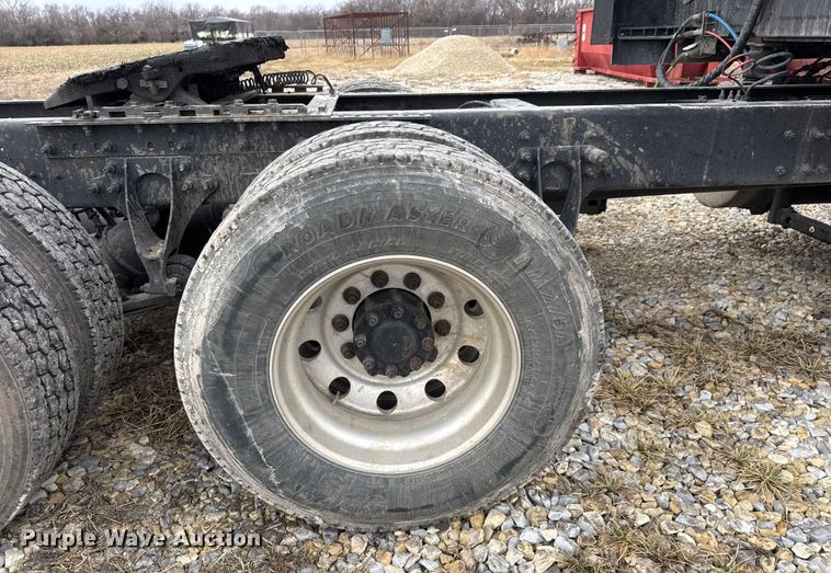 image for item ET4367 2015 International LoneStar semi truck