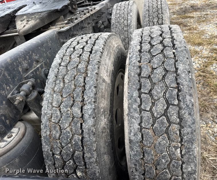 image for item ET4367 2015 International LoneStar semi truck