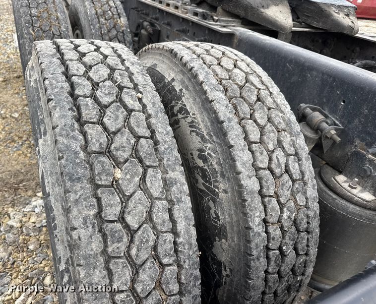 image for item ET4367 2015 International LoneStar semi truck