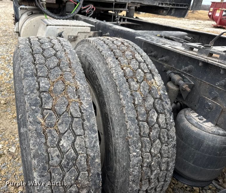 image for item ET4367 2015 International LoneStar semi truck