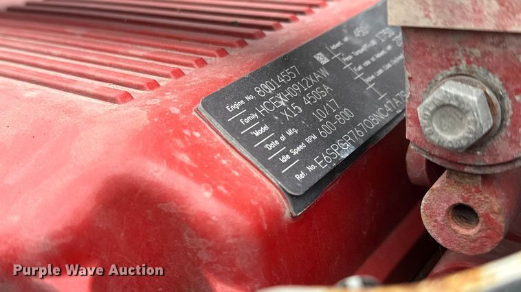 image for item ET4368 2018 Peterbilt 579 semi truck