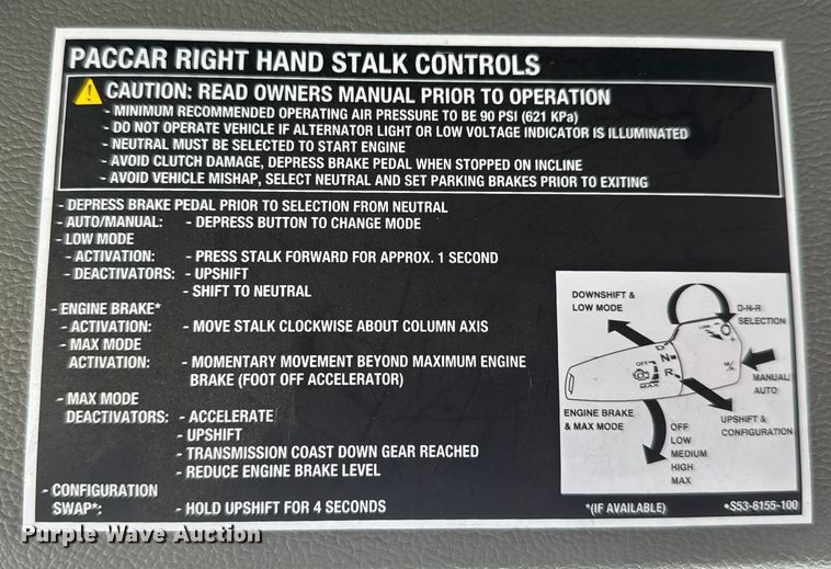 image for item ET4369 2020 Peterbilt 579 semi truck