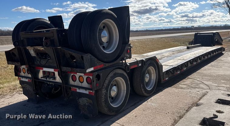 image for item ET4370 2019 Fontaine Renegade LXTN40 lowboy equipment trailer