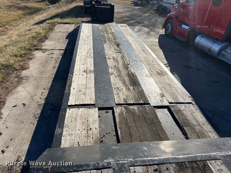 image for item ET4370 2019 Fontaine Renegade LXTN40 lowboy equipment trailer