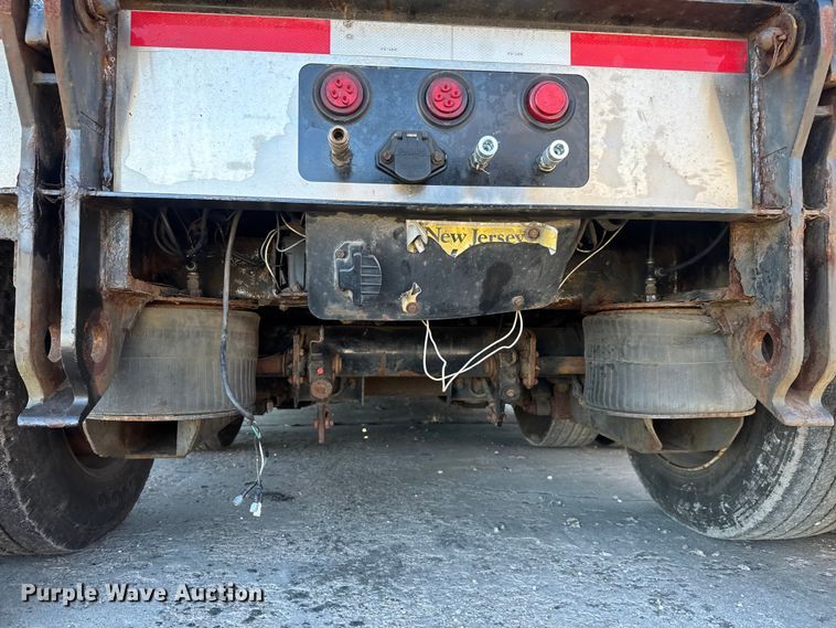 image for item ET4370 2019 Fontaine Renegade LXTN40 lowboy equipment trailer