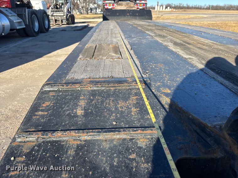 image for item ET4370 2019 Fontaine Renegade LXTN40 lowboy equipment trailer