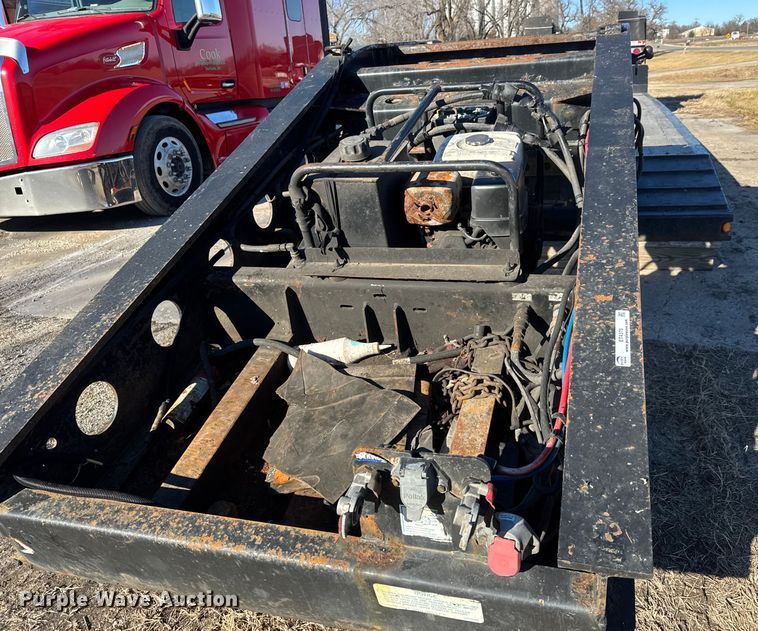 image for item ET4370 2019 Fontaine Renegade LXTN40 lowboy equipment trailer