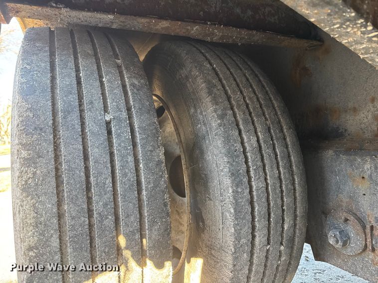 image for item ET4370 2019 Fontaine Renegade LXTN40 lowboy equipment trailer