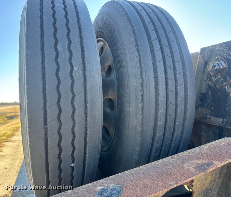 image for item ET4370 2019 Fontaine Renegade LXTN40 lowboy equipment trailer